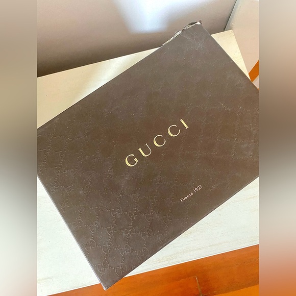 GUCCI BRAND NEW WITH BOX raspberry suede heels with gold piping size 38 - Picture 7 of 13